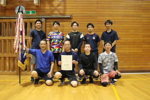 川本町親睦バレーボール大会優勝　女子の部　本町チーム